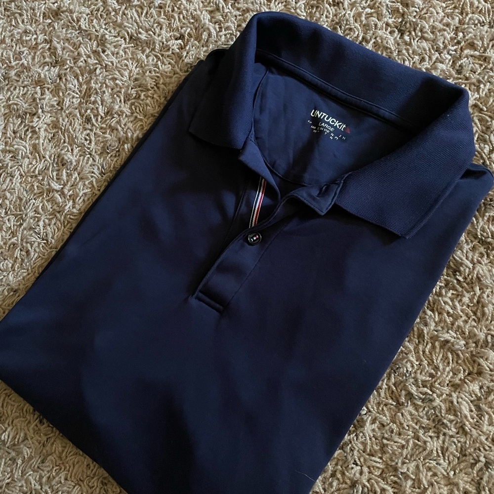 UNTUCKit Dark Blue Men's Polo Shirt, like new! Size men’s large!